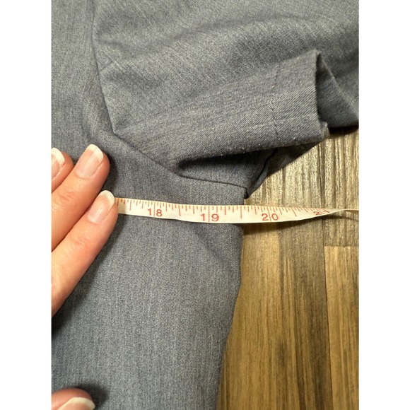 Figs Women's 3 Pocket Gray Top Size Small - Picture 6 of 7